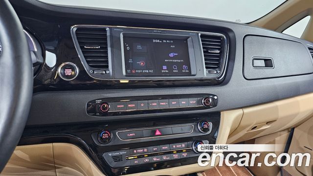 Kia Canival 2019 — photo 18