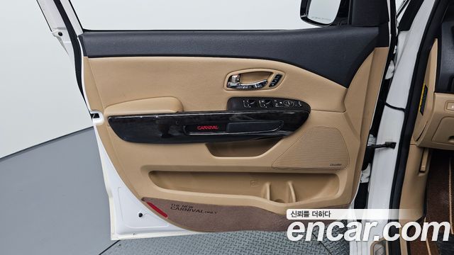 Kia Canival 2019 — photo 14