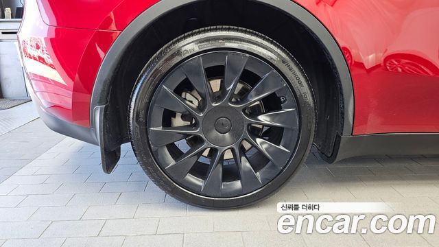 Tesla Model Y 2024 — photo 5