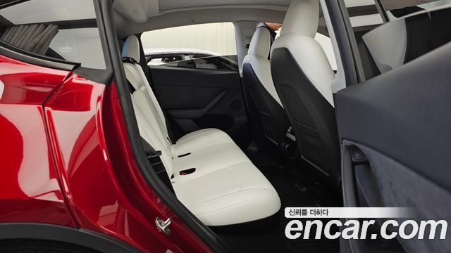 Tesla Model Y 2024 — photo 12