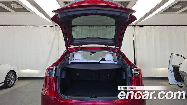 Tesla Model Y 2024 — photo 20