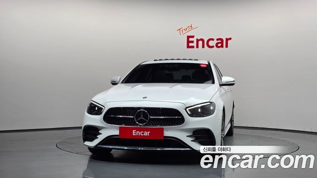 Mercedes-Benz E-Class 2022 — photo 3