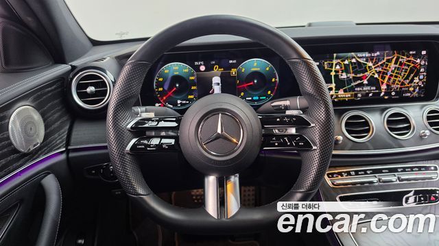 Mercedes-Benz E-Class 2022 — photo 14