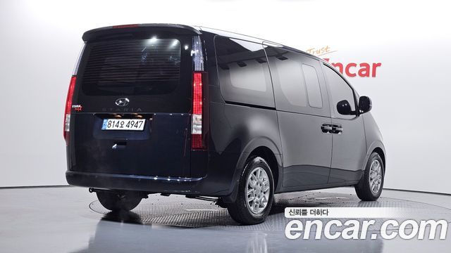 Hyundai Staria 2024 — photo 2