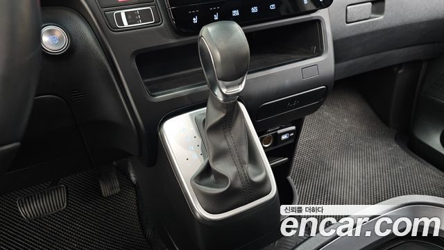 Hyundai Staria 2024 — photo 12