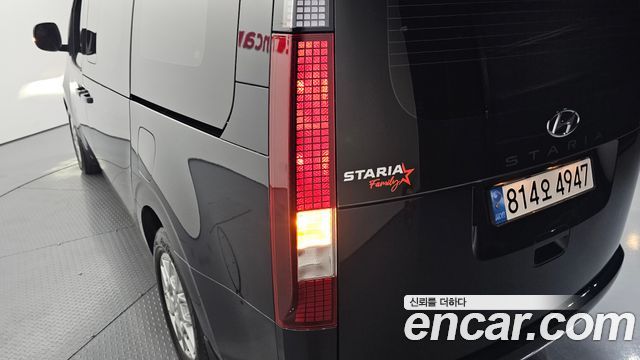 Hyundai Staria 2024 — photo 9