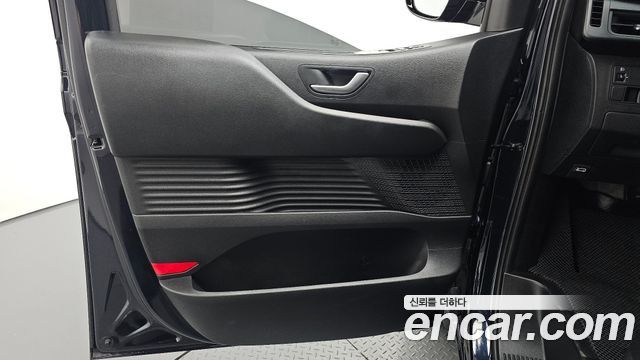 Hyundai Staria 2024 — photo 14