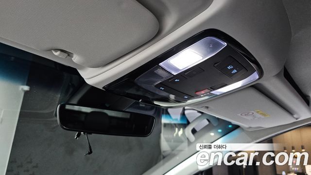 Hyundai Staria 2024 — photo 28
