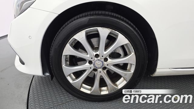 Mercedes-Benz E-Class 2017 — photo 5