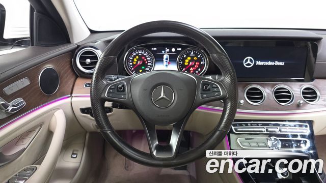 Mercedes-Benz E-Class 2017 — photo 13