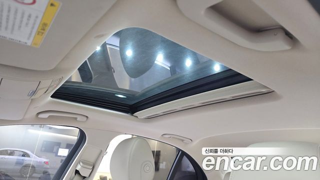 Mercedes-Benz E-Class 2017 — photo 19