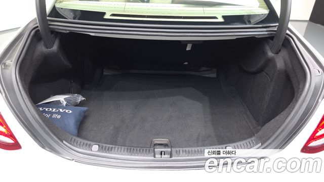 Mercedes-Benz E-Class 2017 — photo 20