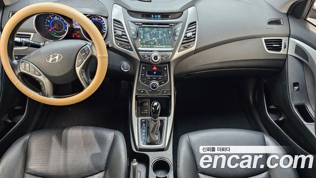 Hyundai AVANTE 2014 — photo 10