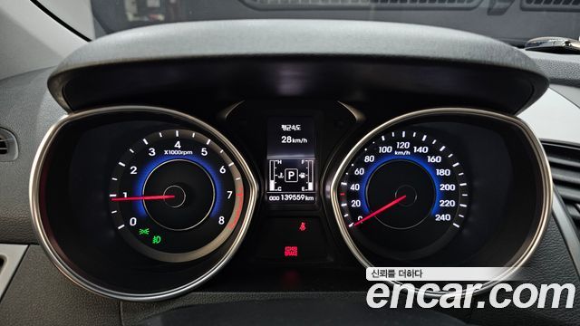 Hyundai AVANTE 2014 — photo 11