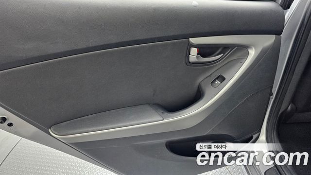 Hyundai AVANTE 2014 — photo 15