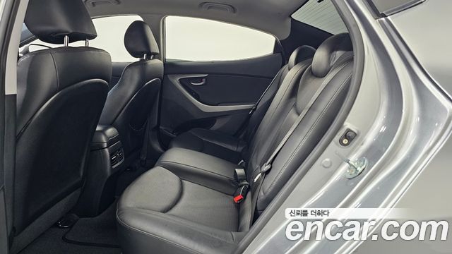 Hyundai AVANTE 2014 — photo 16
