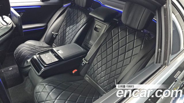 Mercedes-Benz S-Class 2021 — photo 30