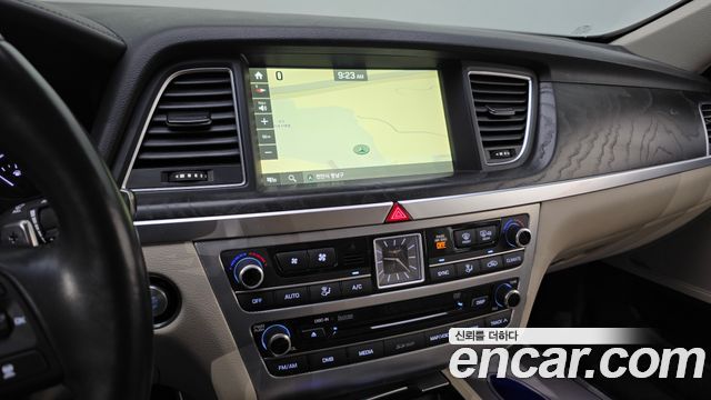 Genesis G80 2017 — photo 14