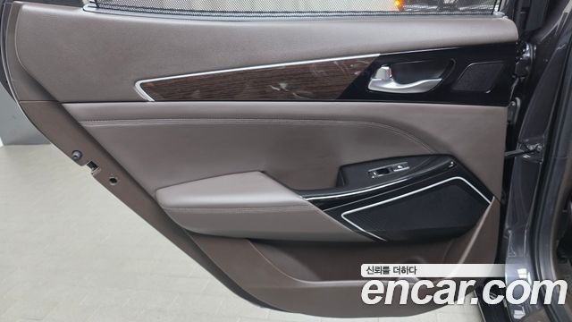 Kia K7 2017 — photo 15