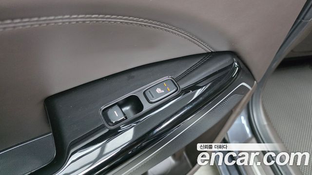 Kia K7 2017 — photo 28
