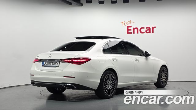Mercedes-Benz C-Class 2025 — photo 2