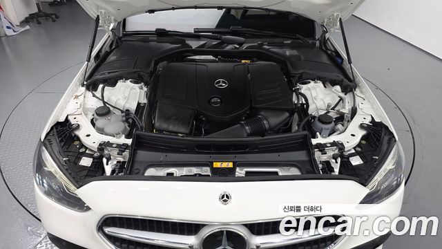 Mercedes-Benz C-Class 2025 — photo 6
