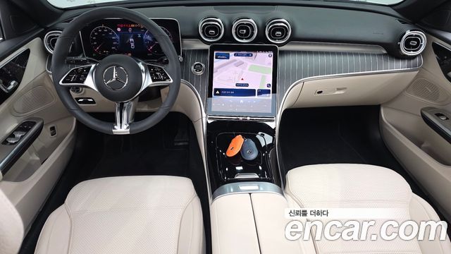 Mercedes-Benz C-Class 2025 — photo 10