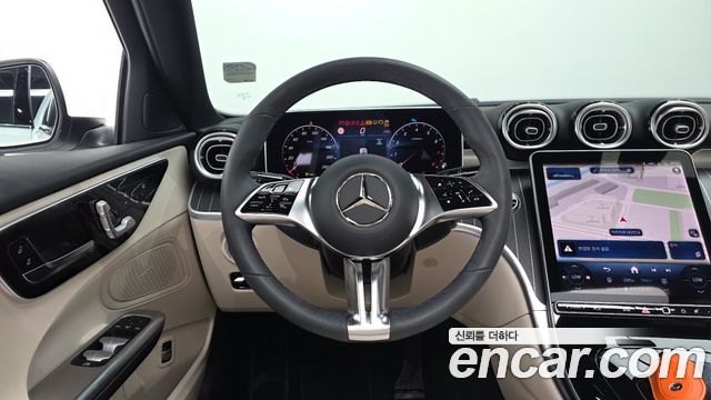 Mercedes-Benz C-Class 2025 — photo 18