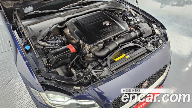 Jaguar XF 2017 — photo 6