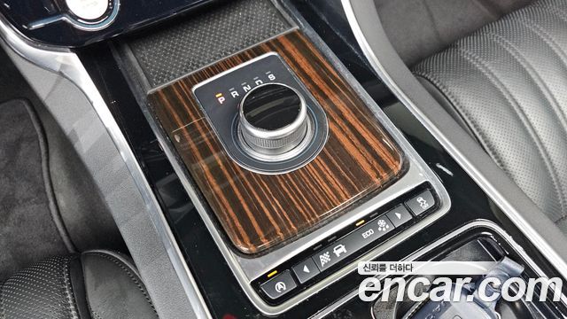 Jaguar XF 2017 — photo 9