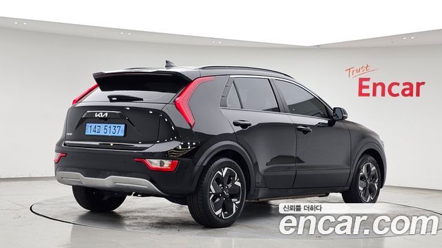 Kia Niro 2023 — photo 2