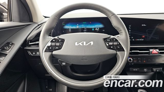 Kia Niro 2023 — photo 13