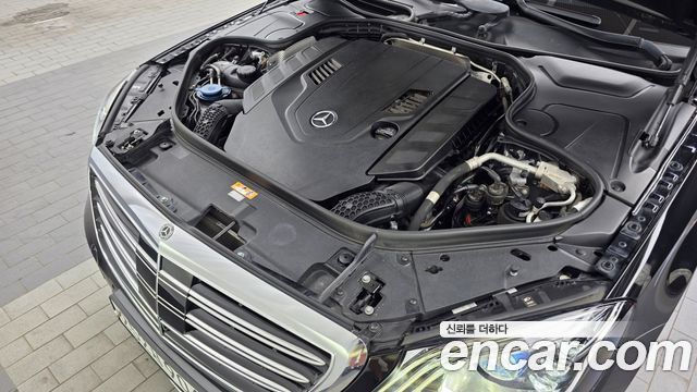 Mercedes-Benz S-Class 2020 — photo 6