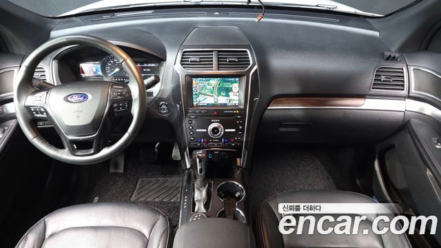 Ford Explorer 2019 — photo 10
