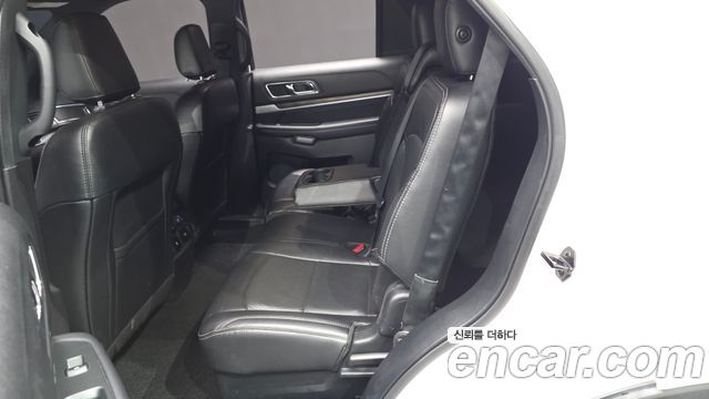 Ford Explorer 2019 — photo 18