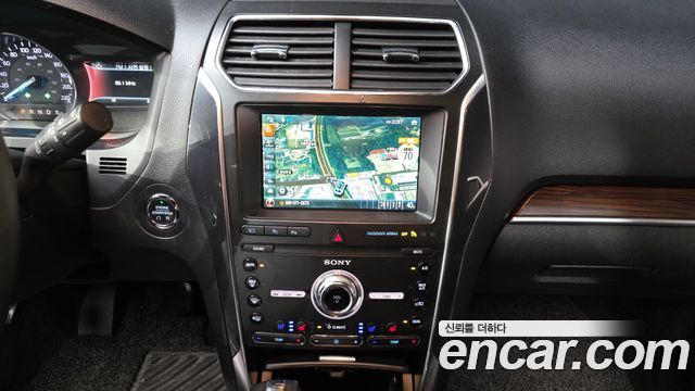 Ford Explorer 2019 — photo 19
