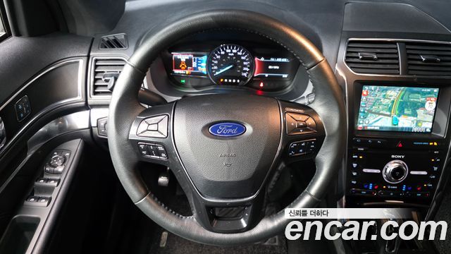 Ford Explorer 2019 — photo 20