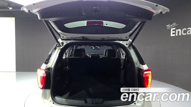 Ford Explorer 2019 — photo 23