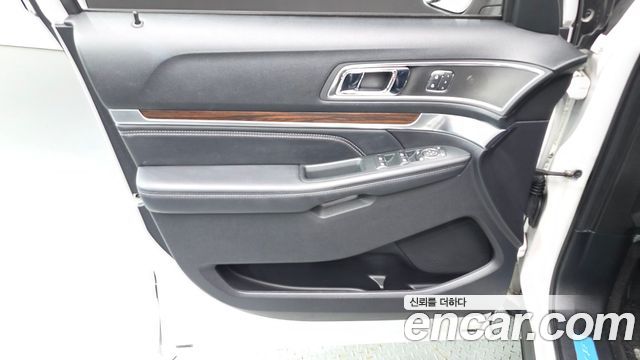 Ford Explorer 2019 — photo 14