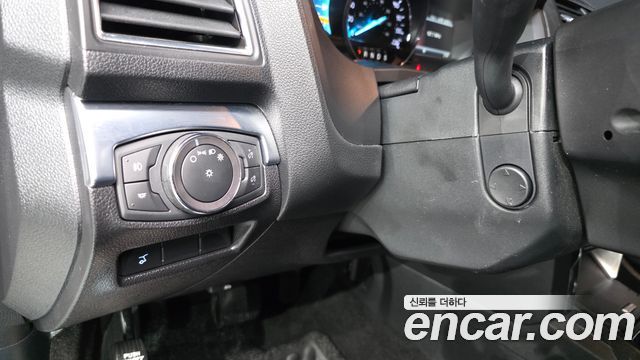 Ford Explorer 2019 — photo 28
