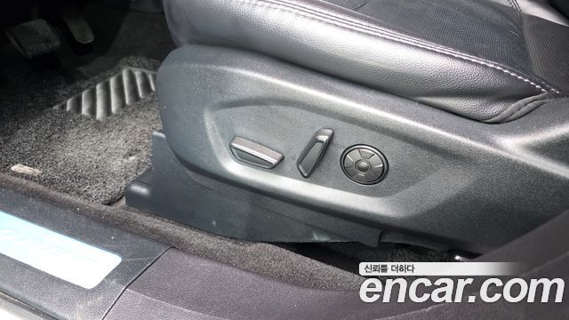 Ford Explorer 2019 — photo 32
