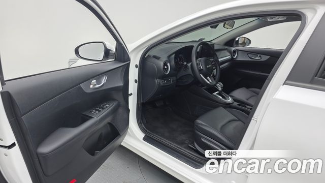 Kia K3 2023 — photo 10