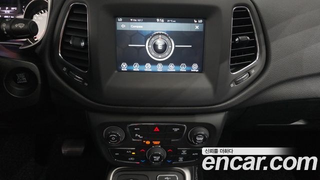 Jeep Compass 2019 — photo 12