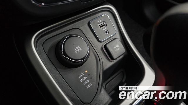 Jeep Compass 2019 — photo 16