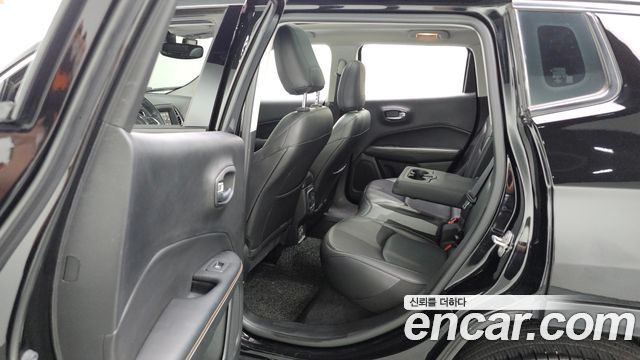 Jeep Compass 2019 — photo 19