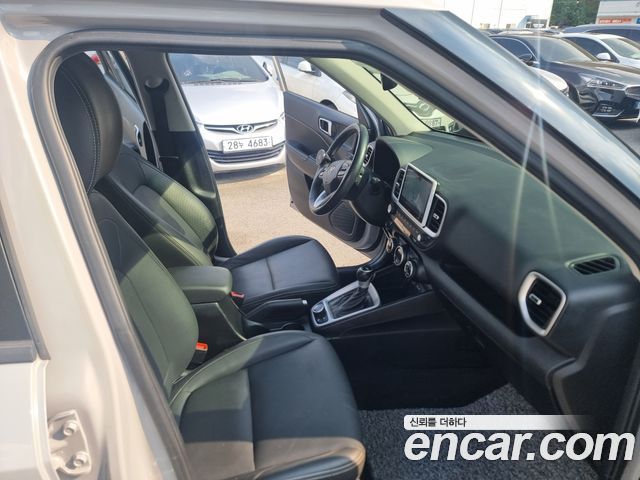Hyundai Venue 2022 — photo 11