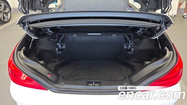 Mercedes-Benz SL-Class 2017 — photo 20