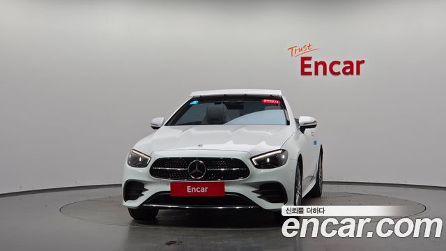 Mercedes-Benz E-Class 2023 — photo 3