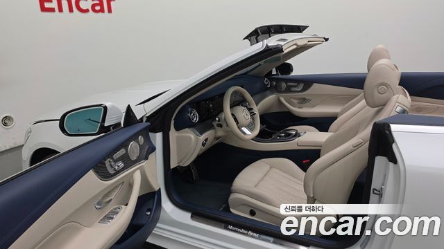 Mercedes-Benz E-Class 2023 — photo 13