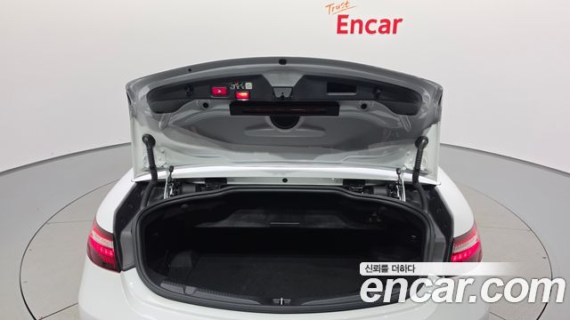 Mercedes-Benz E-Class 2023 — photo 33